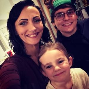 Meet your Posher, Kela